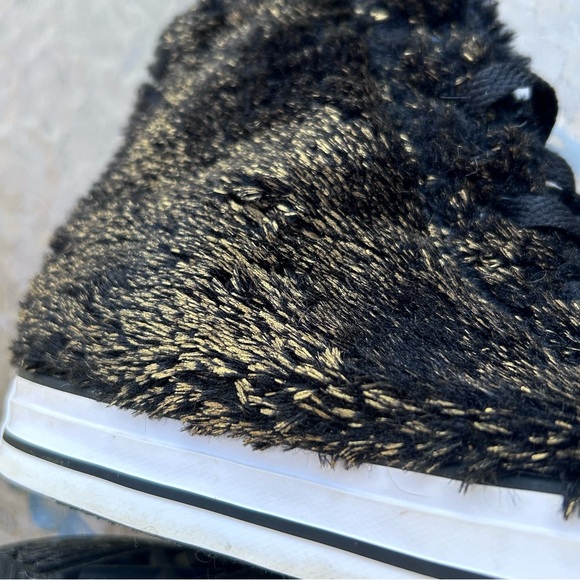 Converse Chuck Taylor All Stars EUC Women’s Size 7  Sparkle Fur High Top Sneaker - Picture 2 of 9